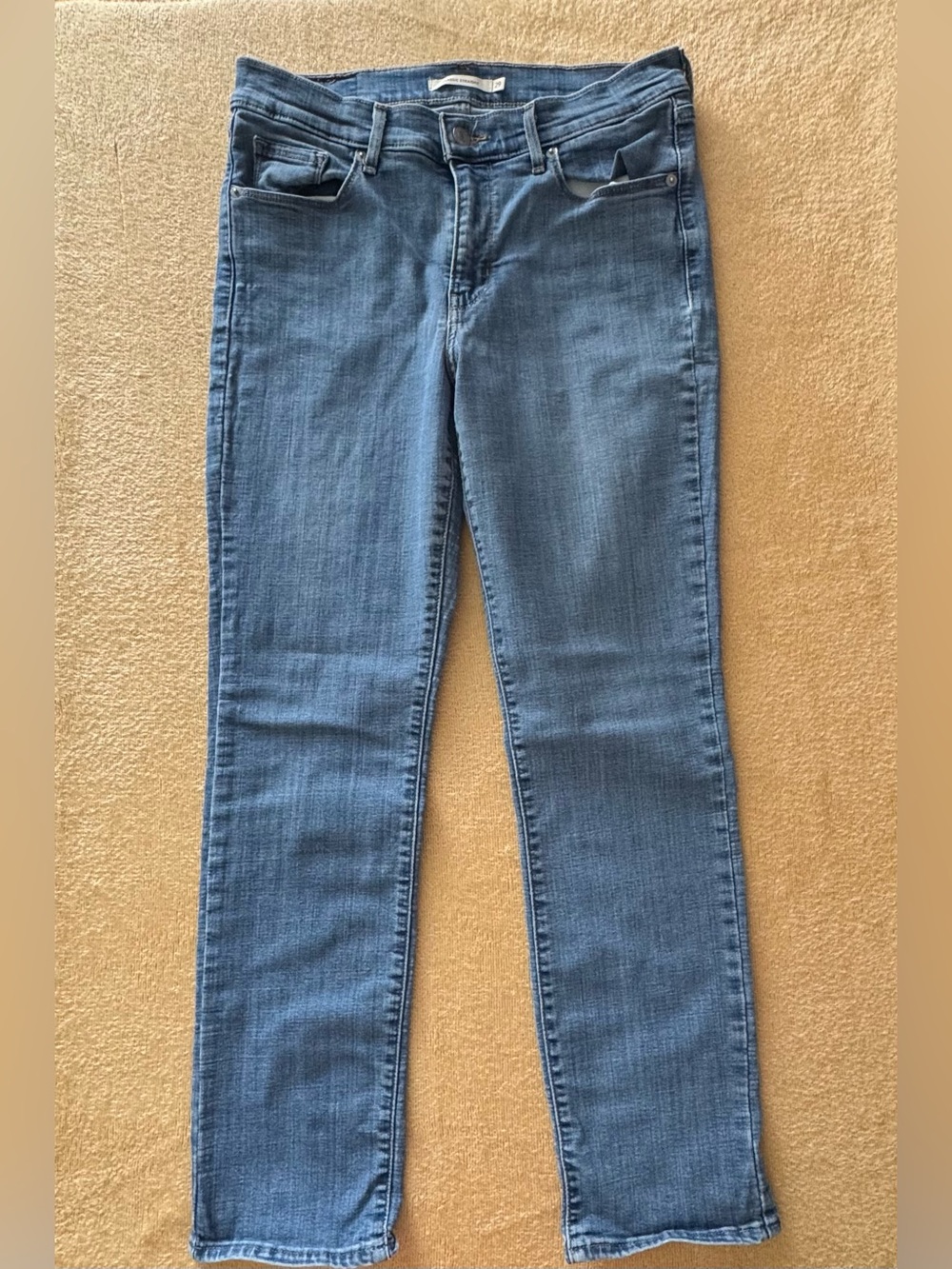 Women's Classic Straight Jeans in Medium Blue